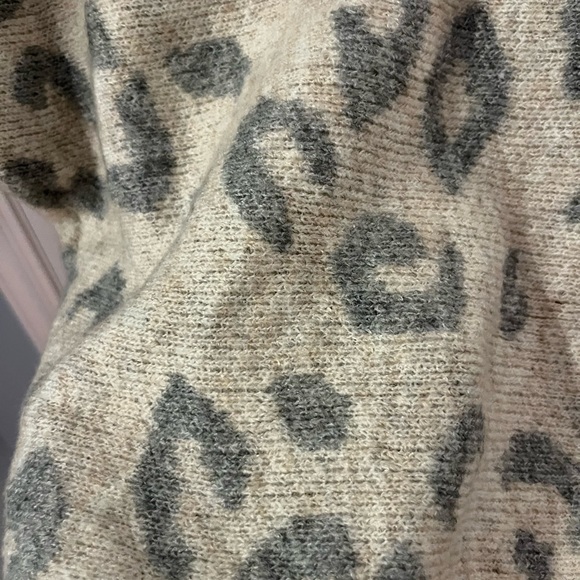 Sweater - Picture 3 of 3